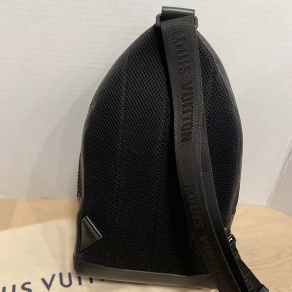 *SOLD* Louis Vuitton Monogram Shadow Racer Slingbag *Authentic* - Picture 4 of 16